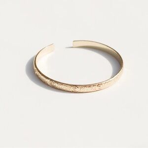 OUR SPARE CHANGE Floral Cuff